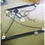 LAND ROVER FRONT WINDOW REGULATOR RH RANGE 03-09 CUH500220 USED