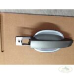 LAND ROVER DRIVER DOOR HANDLE ZAMBEZI SILVER RANGE 03-09 CXB500160MVC USED