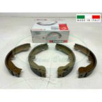 LAND ROVER PARKING REAR BRAKE SHOE SET RANGE 03-12 SFS000051 FERODO