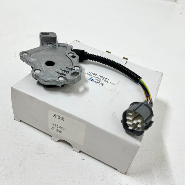 TRANSMISSION POSITION SWITCH FOR LAND ROVER DISCOVERY 2 - UHB100190 AFT/HUDSON