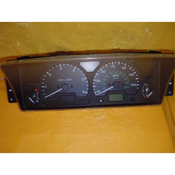 LAND ROVER SPEEDOMETER INSTRUMENT CLUSTER DISCOVERY II 99-02 YAC001570PMA USED