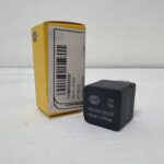 LAND ROVER GREY RELAY RANGE DEFENDER LR2 LR3 LR4 RANGE SPORT YWB500220 HELLA